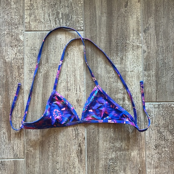 Jolyn Clothing Butterfly TriangleTop M - Picture 3 of 3